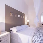 In Fondo Strada Bed & Breakfast *