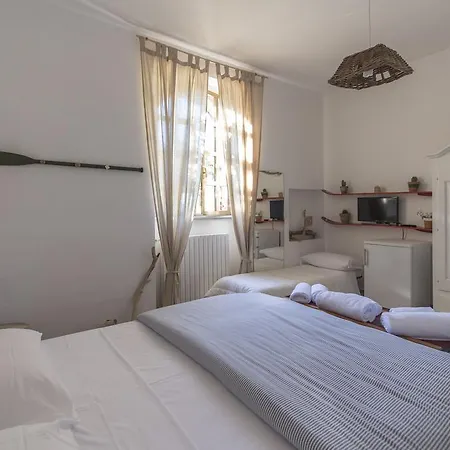 In Fondo Strada Bed & Breakfast *